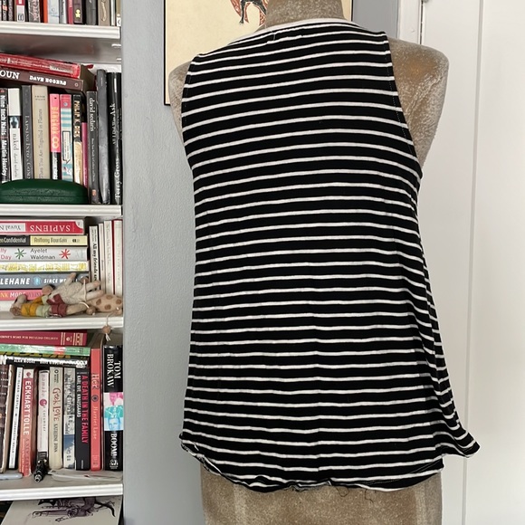Extra small tank, with black and white stripes. By Madewell. - Picture 3 of 4